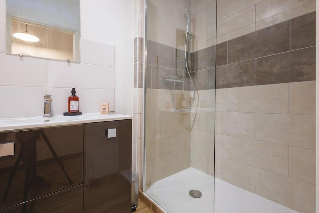 L'Appart De La Comedie-Centre Apartment Бур-ен-Брес Екстериор снимка