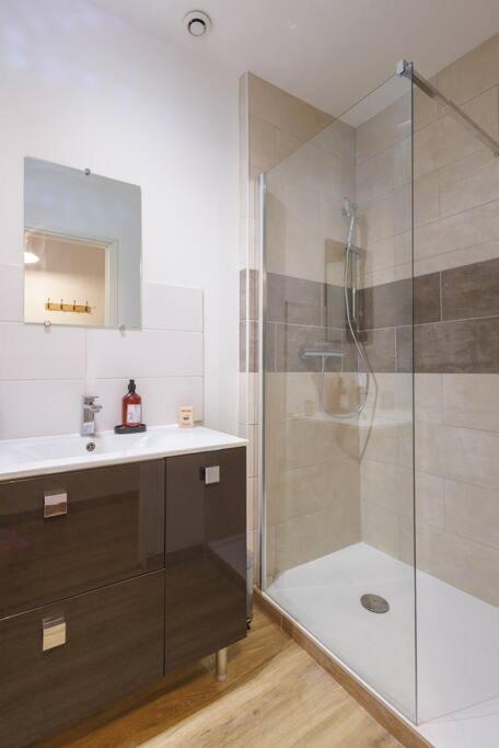 L'Appart De La Comedie-Centre Apartment Бур-ен-Брес Екстериор снимка