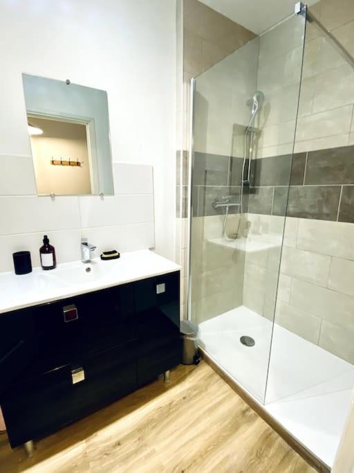 L'Appart De La Comedie-Centre Apartment Бур-ен-Брес Екстериор снимка