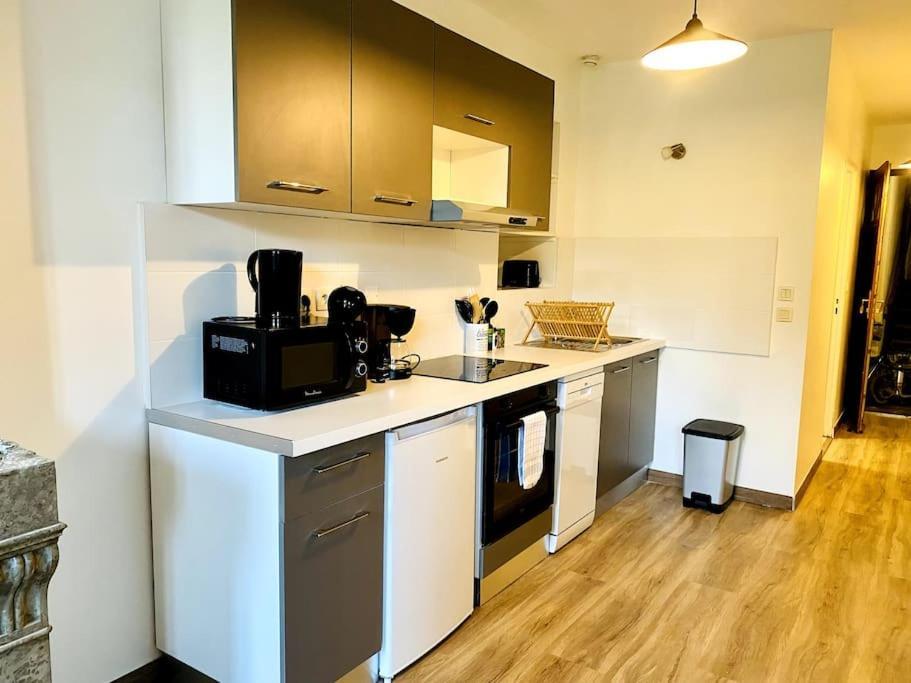 L'Appart De La Comedie-Centre Apartment Бур-ен-Брес Екстериор снимка